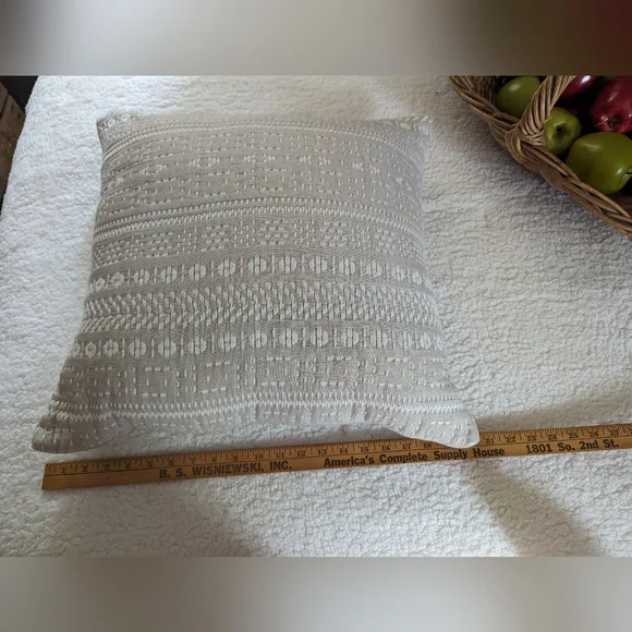 Ralph Lauren embroidered throw pillow with feather insert - Picture 9 of 9